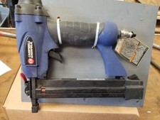 Campbell Hausfeld CHN10310 1/2” to 1-1/4" 18 Gauge Pneumatic Crown Stapler New