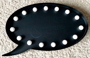 Tafel Mit Kleinen Lichtern Memotafel Led Sprechblase Fur Die Wand
