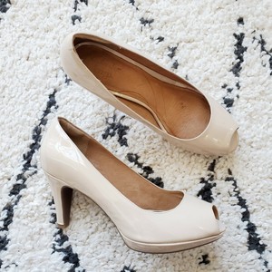 clarks peep toe pumps