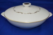 Royal Doulton French Provincial Covered Vegetable Serving Bowl, 8 5/8"  (S30)