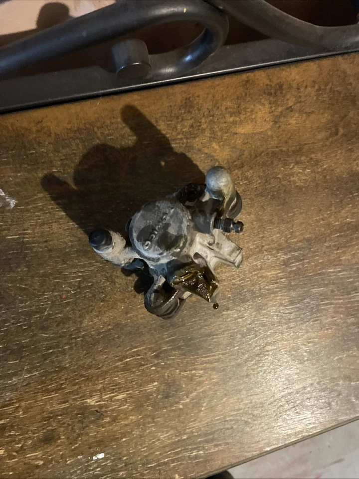 2000 铃木 RM80 FRONT BRAKE CALIPER 二手 OEM dy — 第 2/3 张图片