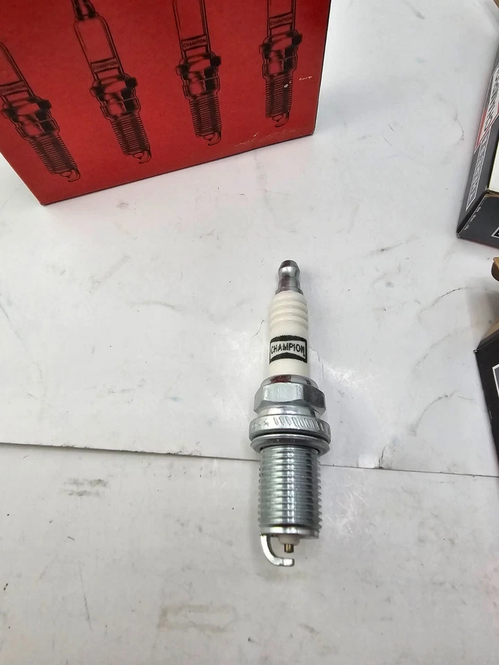 (CANTIDAD 8) Bujía Champion Platinum 3344 para Mercedes-Benz Maybach S650 2020 Foto 4 de 4