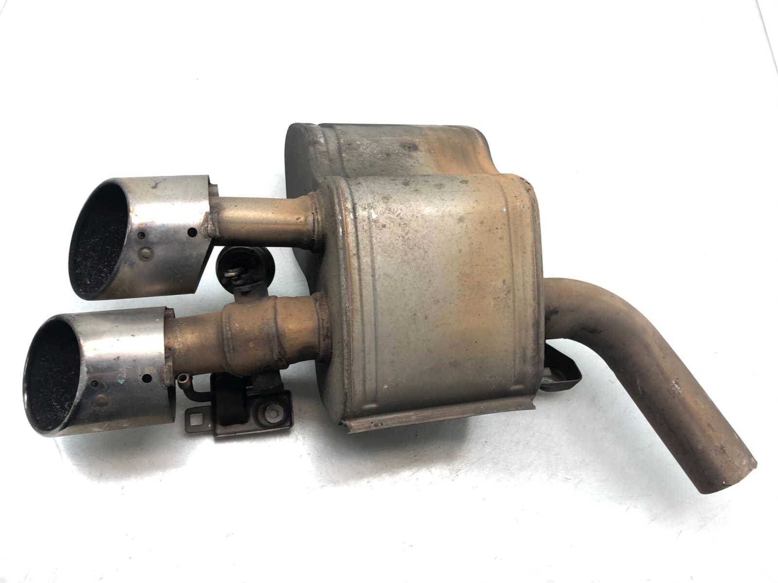 2014-2019 MASERATI GHIBLI S Q4 V6 RIGHT EXHAUST MUFFLER BAFFLE TIP SILENCER OEM.