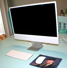 Apple iMac 24-inch M1 2021 MacOS Sequoia Version 15.6.1 8GB RAM
