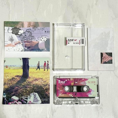 S.H.E SHE Hebe 田馥甄 2004 奇幻旅程 華研唱片 Taiwan Edition Cassette Tape 台灣限量版 錄音帶卡帶 - Picture 3 of 4