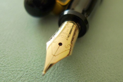 (B109) Pilot Custom 74 fountain pen 14K 585 gold SF (soft fine) nib - Picture 6 of 9