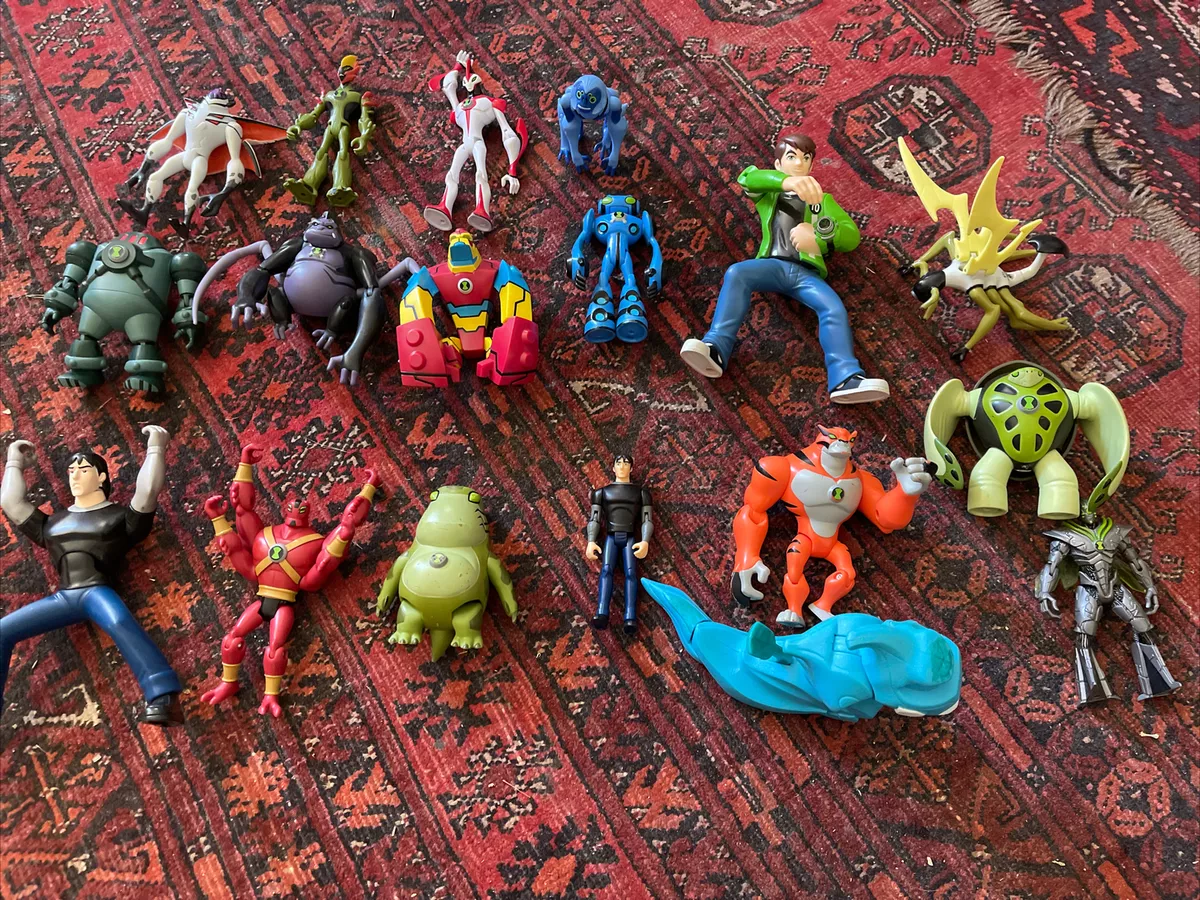 HUGE LOT Ben 10 Alien Force 18 mini figures 4 figures ++