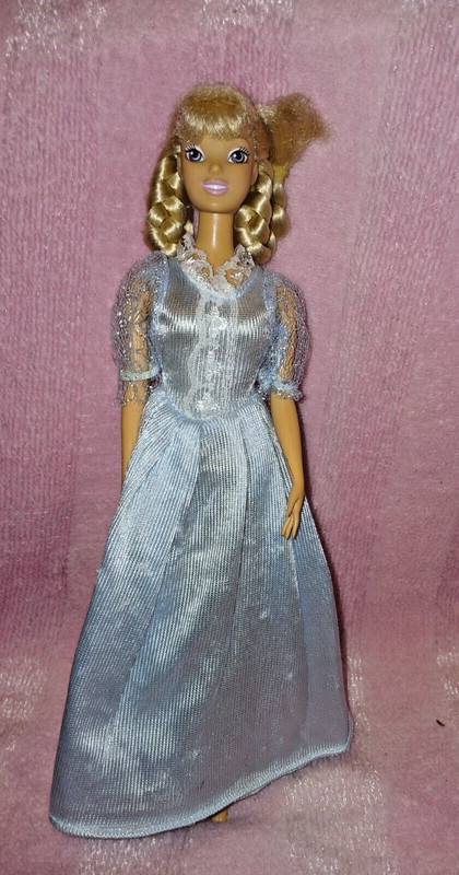 Disney Doll Looks a Little Like Elsa from Frozen