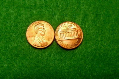 1982 -D  Lincoln  Memorial  Cent Small Date Zinc  BU  Red  Nice  US  Coin