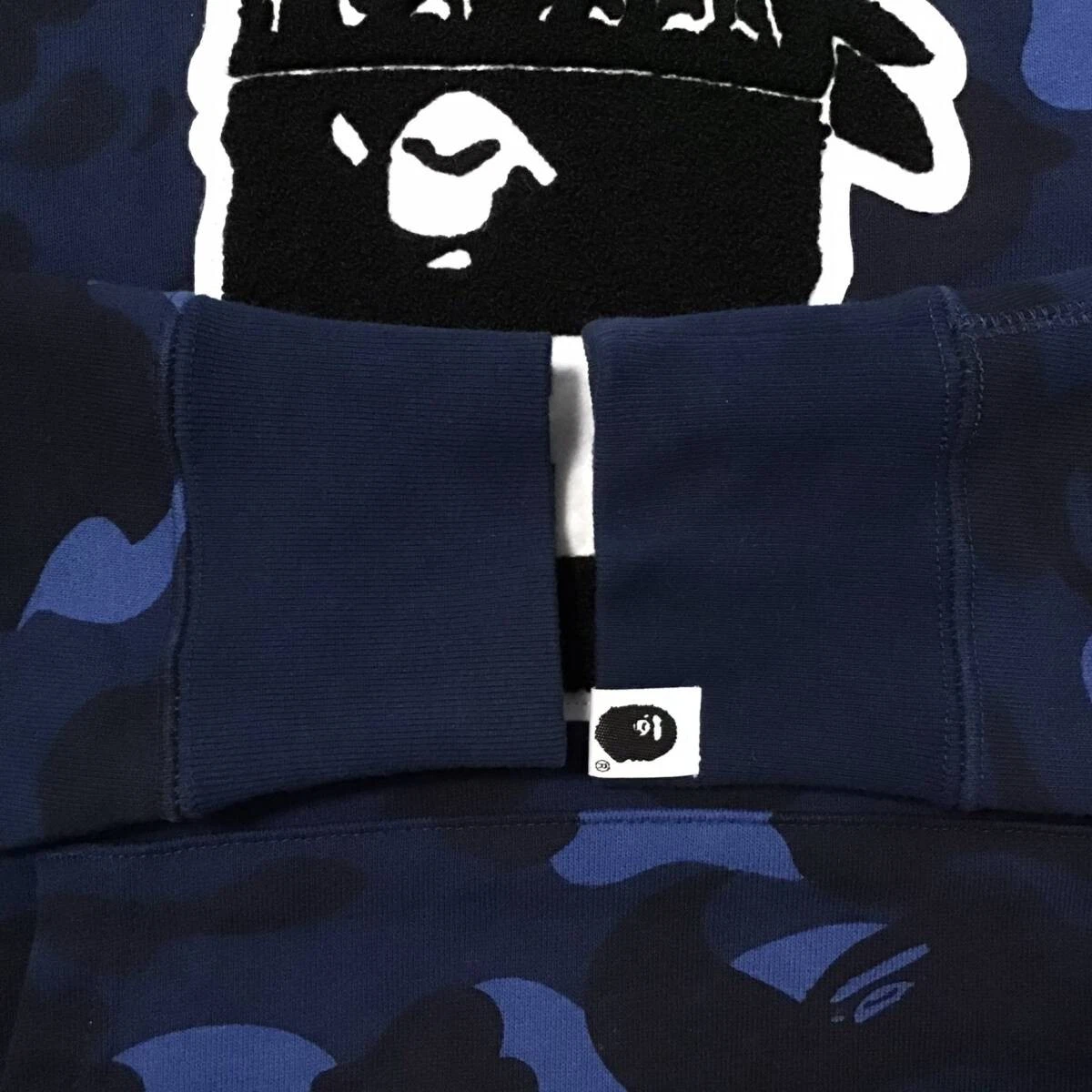 A BATHING APE (BAPE) Undefeated × BAPE BIG APE HEAD PULLOVER FELPA CON CAPPUCCIO taglia S blu mimetico una scimmia da bagno