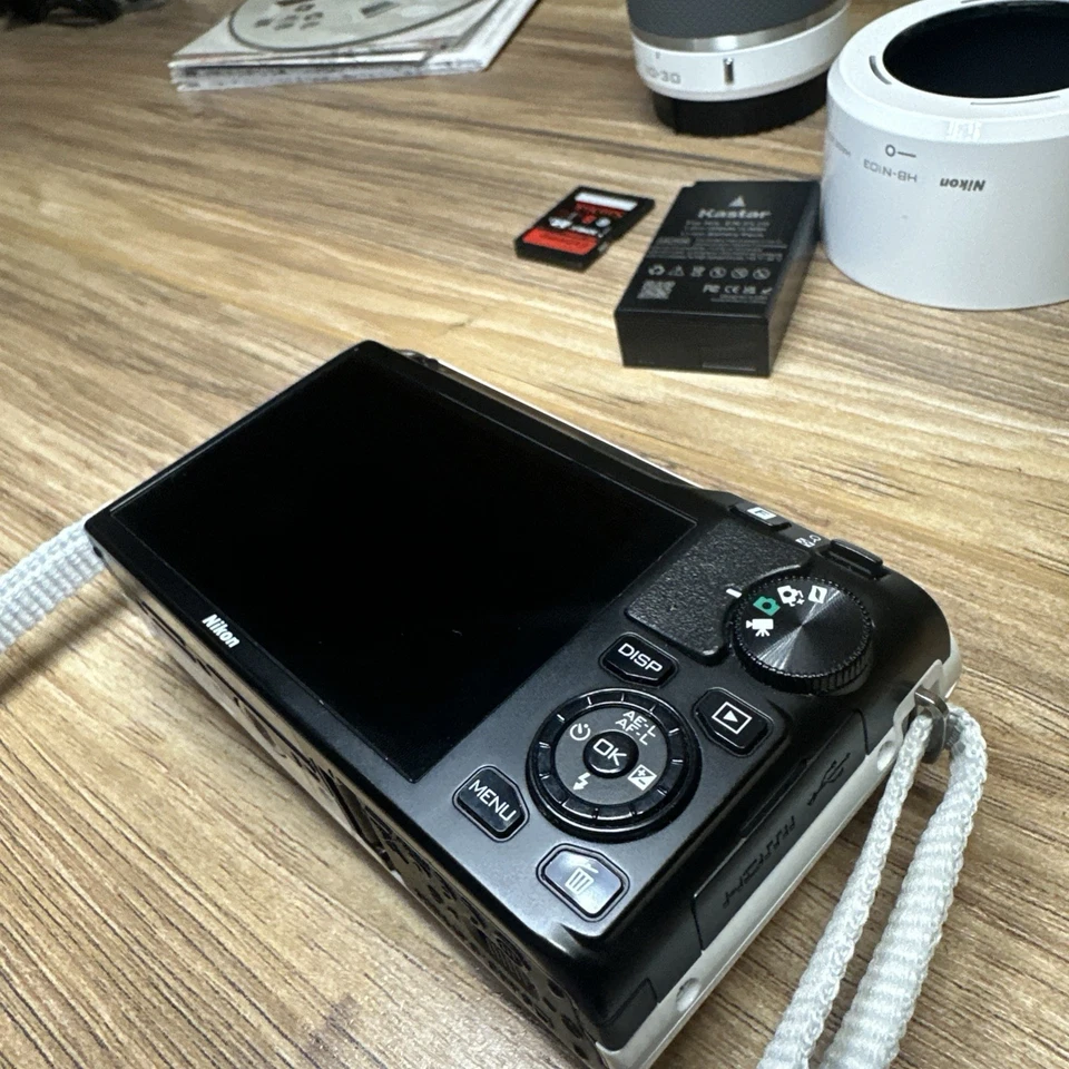 Kit Completo Nikon 1 J1 - Como Nuevo, Lentes 10-30 30-110mm, SD, Bolsa, Caja Original Foto 2 de 4