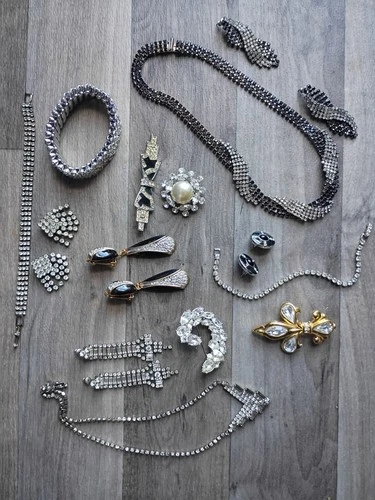 Lot of Vintage Costume Jewelry Pins Necklace Earrings Bracelet Broche