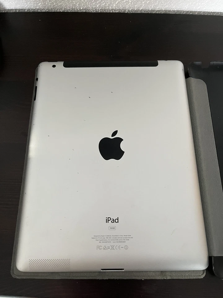 Apple iPad 2 (A1395), mit Wi-Fi+3G 16GB – Weiß, Display beschädigt - Bild 2 von 4