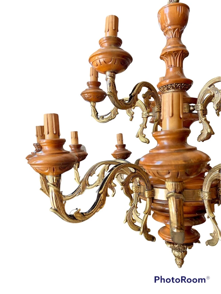 Espectacular e imponente araña barroca de madera y latón Italia 1950 Foto 3 de 4