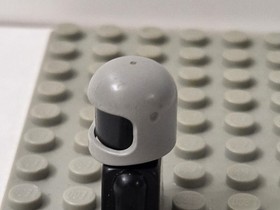 VINTAGE LEGO Old Light Gray Helmet 193a2 w Intact Chin Strap CASTLE 375/6075 EUC