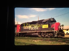 13618 VINTAGE Train Engine Photo 35mm Slide UP 1460 GP40M LA SALLE CO JUNE 4 06