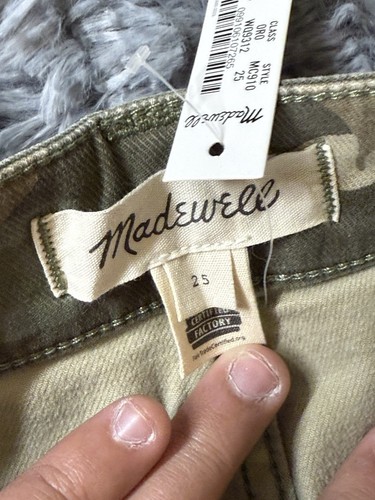 Madewell Classic Straight Cargo Pants in Camo , Women’s Size 25 X 28 NWT - Picture 4 of 5