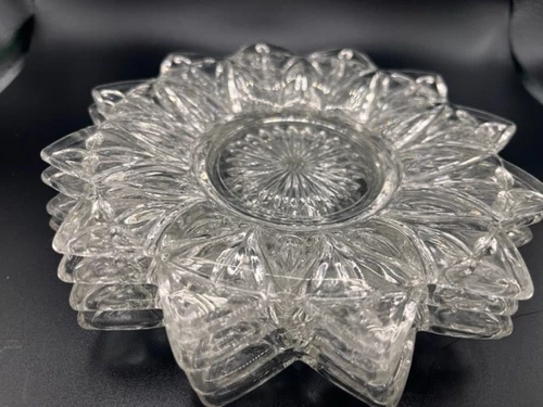 VINTAGE FEDERAL CLEAR GLASS PETAL SUNFLOWER BREAD DESSERT PLATE 6 1/2" LOT OF 4