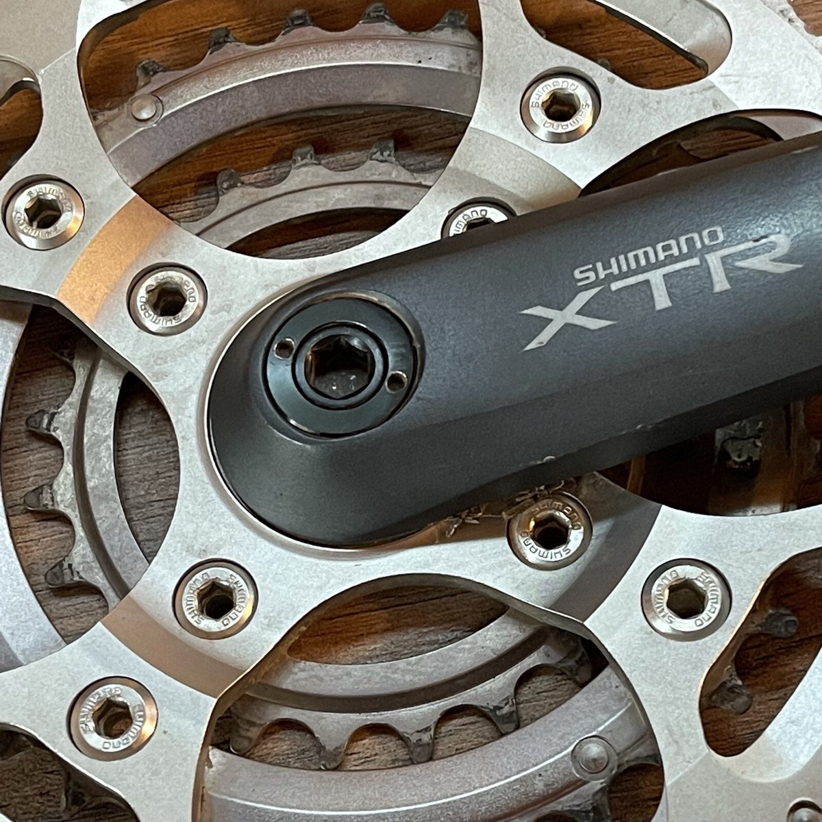 Shimano XTR FC-M952 Triple Crankset 175mm 24 34 46 | eBay