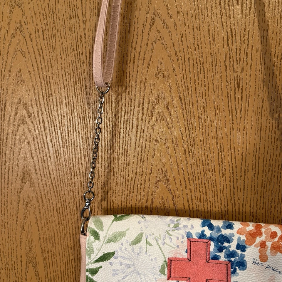 31 Bolso Bandolera Cuero Sintético Floral con Cruz Foto 3 de 4