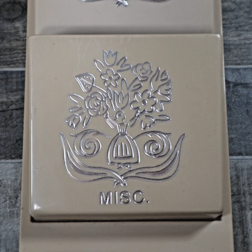 Vintage Fesco Hard Plastic Hanging Letter Mail Notes Holder Keys MCM - Image 4 of 4