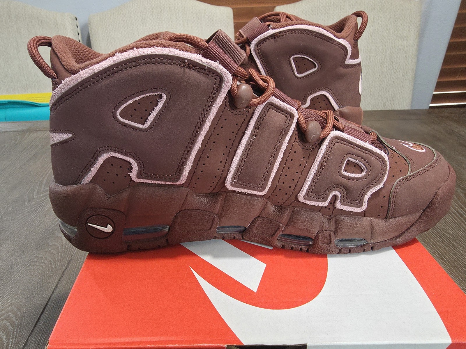 Nike Air More Uptempo '96 Valentine's Day Dark Pony Pink DV3466 200 Size 9.5 thumbnail 7