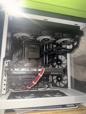 Gigabyte RX 6600 Eagle 8GB AMD Ryzen  7 5800XT Liq-Cooled RGB Custom Gaming PC