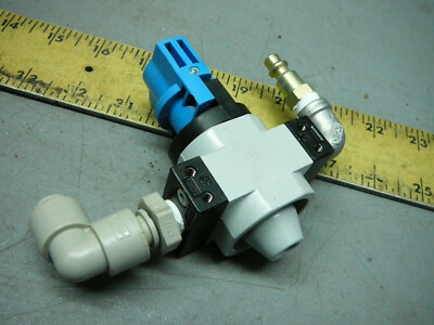 LOT OF 2 FESTO HE-D-MINI PNEUMATIC ON/OFF VALVES HE-1/4-D-MINI-N 00173893 W941