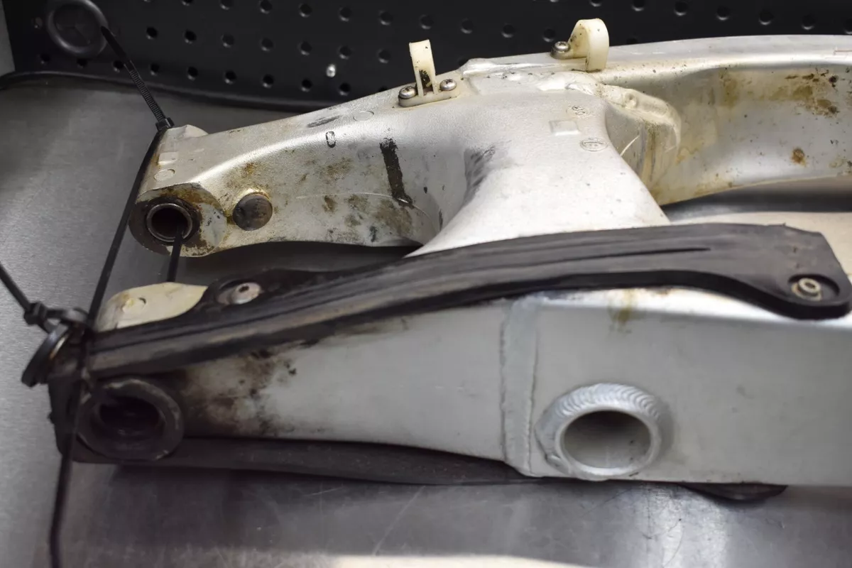 1999 Yamaha Yz250 Swing Arm YZ 250 99