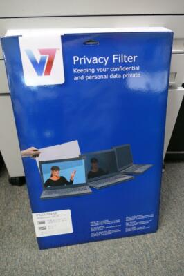 V7 Privacy Filter 22'' PS22.0WA2 Cleaning Cloth Reversable  Clarity Matt / Glossy
