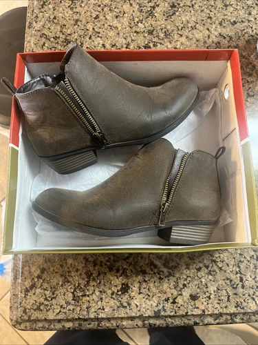 PIERRE DUMAS Women’s Zoey Ankle Boots - Size 7 - Brown - Zip-Up - EUC