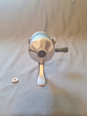 Vintage Zebco Legacy 11TL Fishing Reel Spincast UnderSpin Ultra
