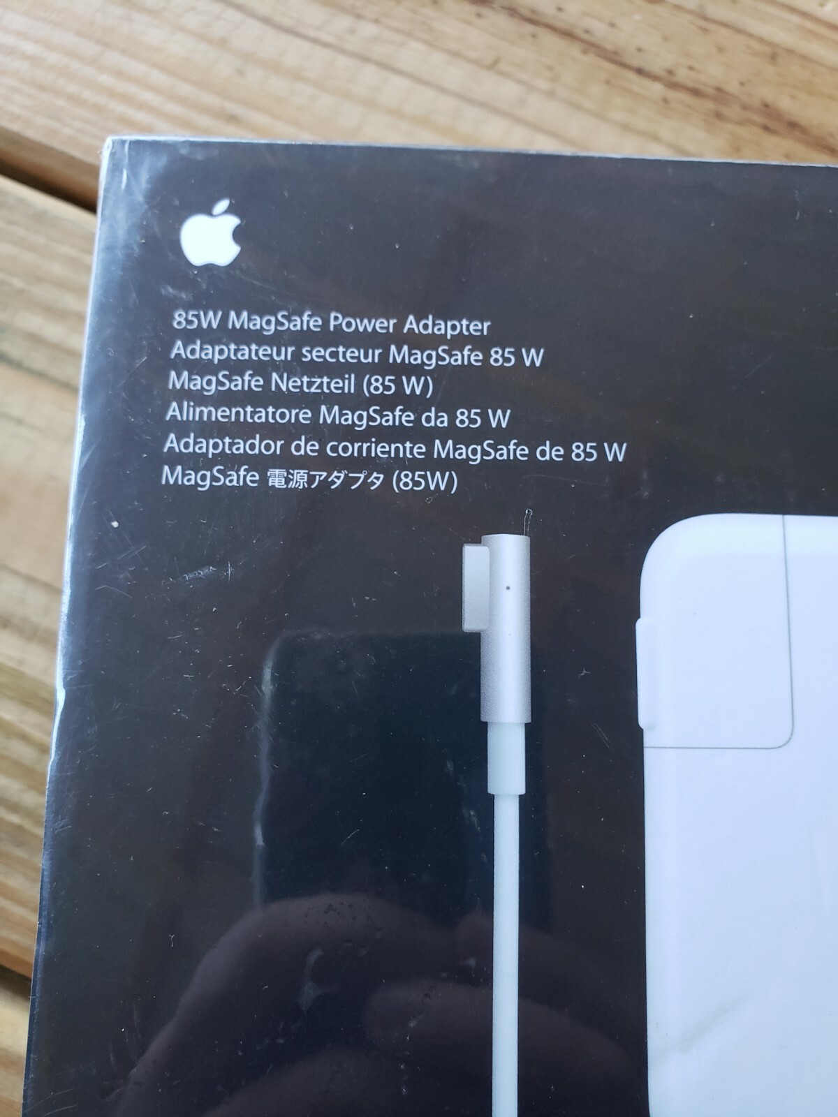 Apple 85W Magsafe Portable Power Adapter for MacBook Pro MC556LL/B (C11)