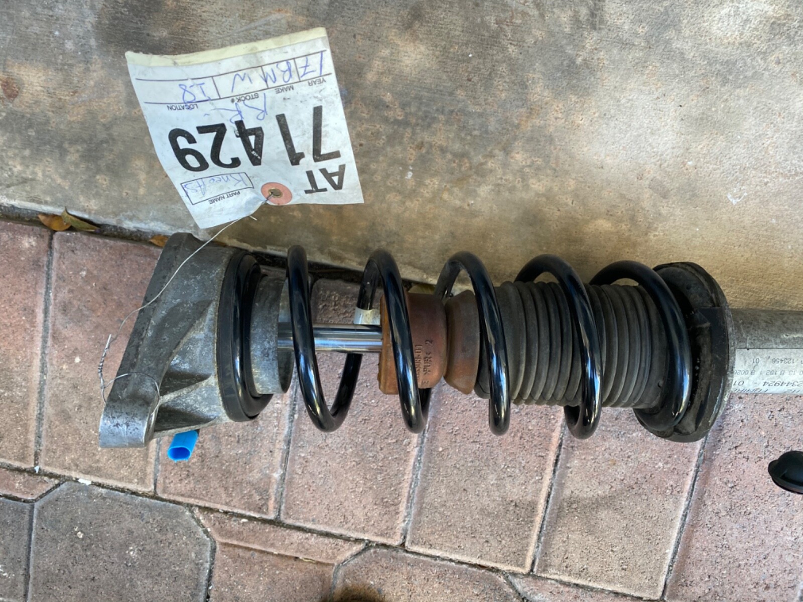 OEM ORIGINAL BMW I12 Rear Right Passenger Shock Spring dumper VDC 2014- i8 1.5L