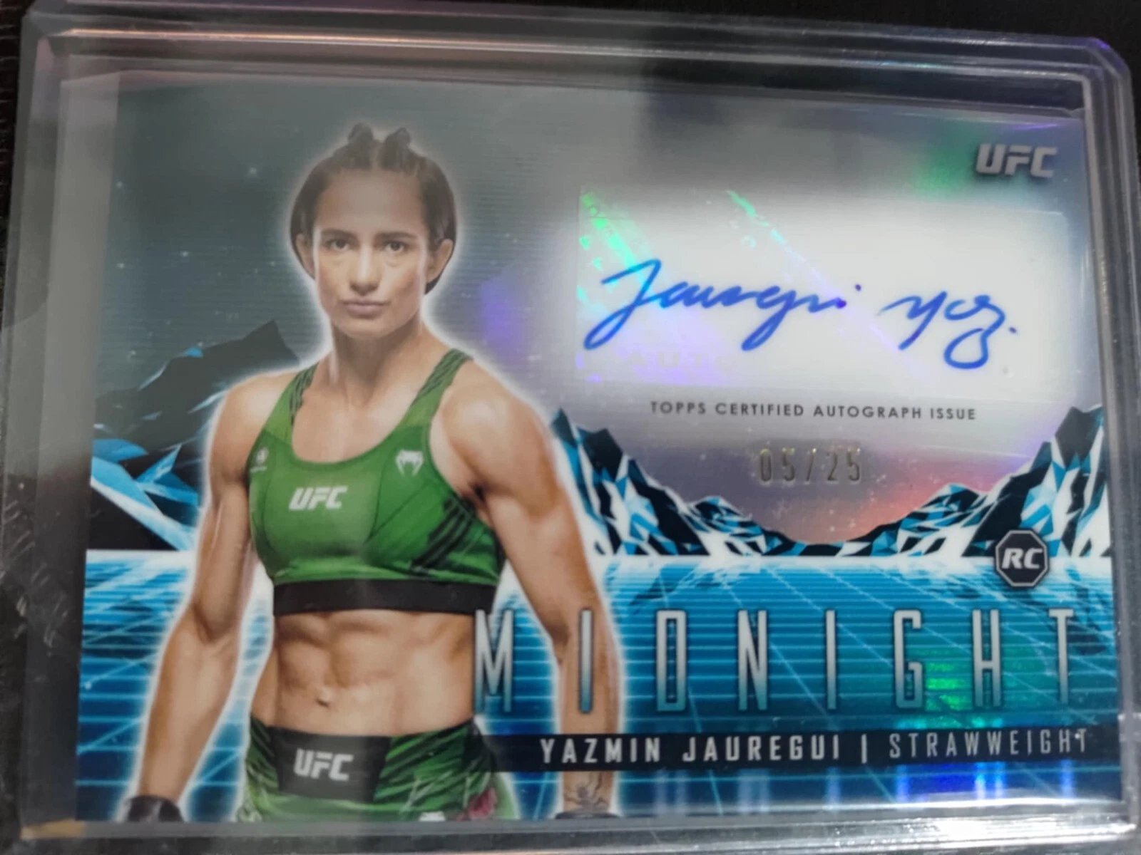 2024 Topps UFC Midnight Horizon Signatures Autograph Card Yazmin Jauregui 05/25