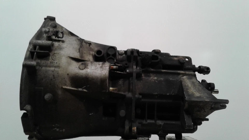 Used Manual Transmission Assembly fits: 1998 Bmw z3 MT 1.9 Grade A Foto 2 de 4