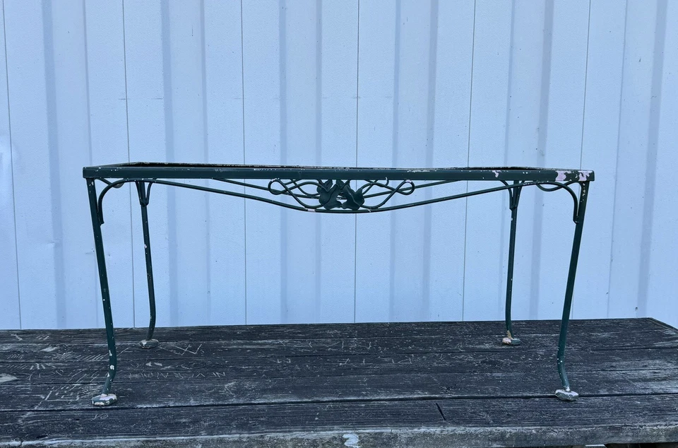 Mesa de centro exterior vintage de hierro forjado pintada de verde Foto 2 de 4