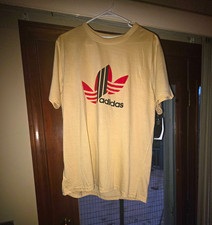 adidas Originals Men  s Beige Crew Neck Trefoil Logo Graphic T-Shirt L