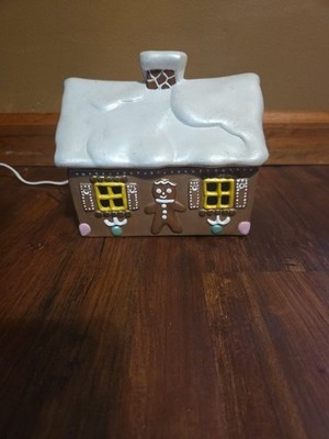 Vintage Ceramic Ginger Bread/Man House Lighted  6''x4''x6.5'' Snow Covered Roof