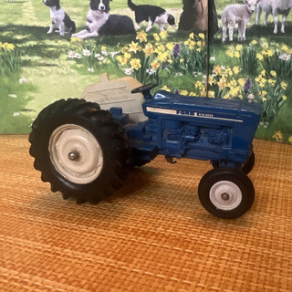 Britains 1/32 Ford 6600 Diecast Farm Tractor Model spares or repairs