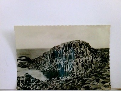 AK Antrim, The Honeycomb, Giant´s Causeway Coast. Felsen im Meer, Nordirland, Se