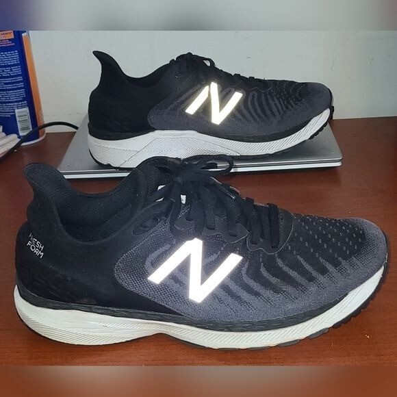 New Balance Men's Size 8 Shoes Black Lace-Up 860B11 Sneakers