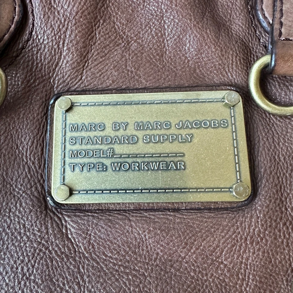 Bolso de Hombro Marc by Marc Jacobs Marrón Imitación Cuero Suministro Estándar 14"x14"x5" Foto 4 de 4