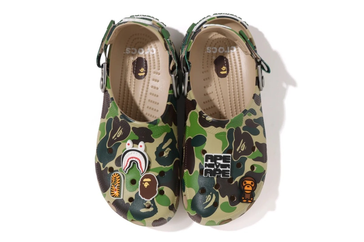 A BATHING APE®︎ × Crocs Clog ジビッツ BAPE Crocs Classic Clog Release Date