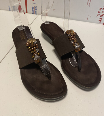 Mootsies Tootsies Monoa Size 8M  Brown Elastic Top Thongs-Embedded StonesSandals