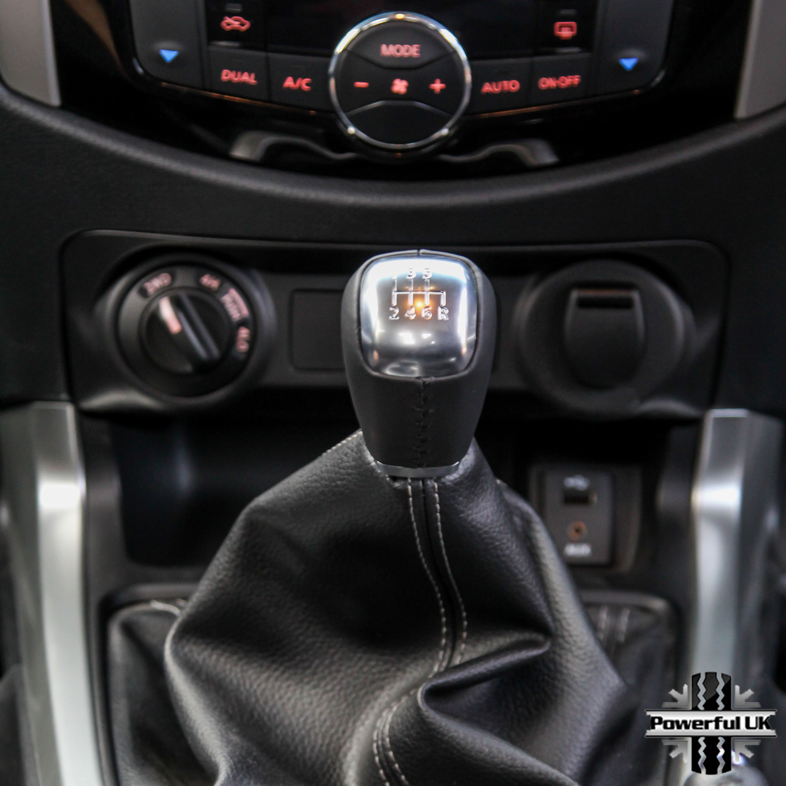 Manual Leather Gear Knob with Silver for Nissan Navara NP300 D23 (6
