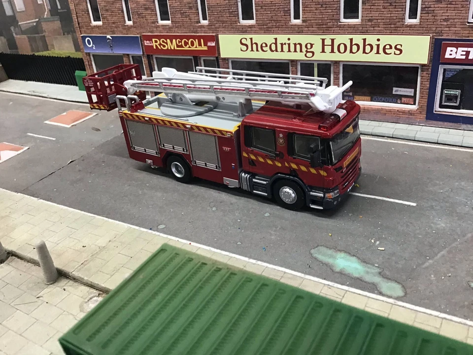 1/76 Tiny Diecast Scania HKFSD Hydraulic Platform (F2315) - Image 3 of 4