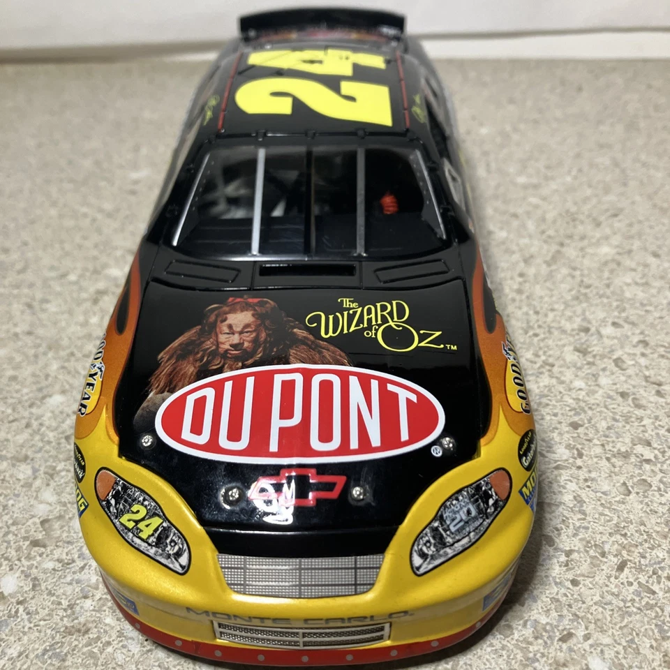 Jeff Gordon 2004 #24 DuPont 'The Wizard Of Oz' Monte Carlo 1:24 ELITE Diecast - Image 2 of 4