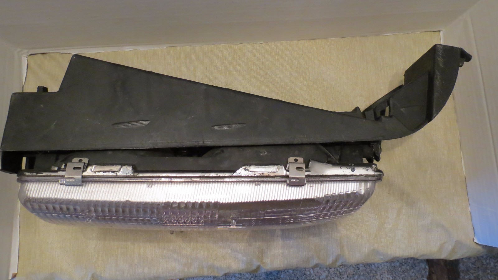 OEM Used 91-96 Caprice Right Headlight Mount Lens Assembly GM 