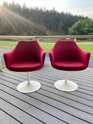 Vintage Knoll Eero Saarinen Red Upholstered Fiberglass Tulip Arm Chair